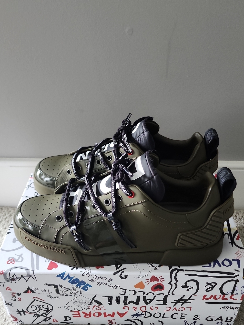 Dolce & Gabbana Men’s Olive Green and Black Low-Top Sneakers